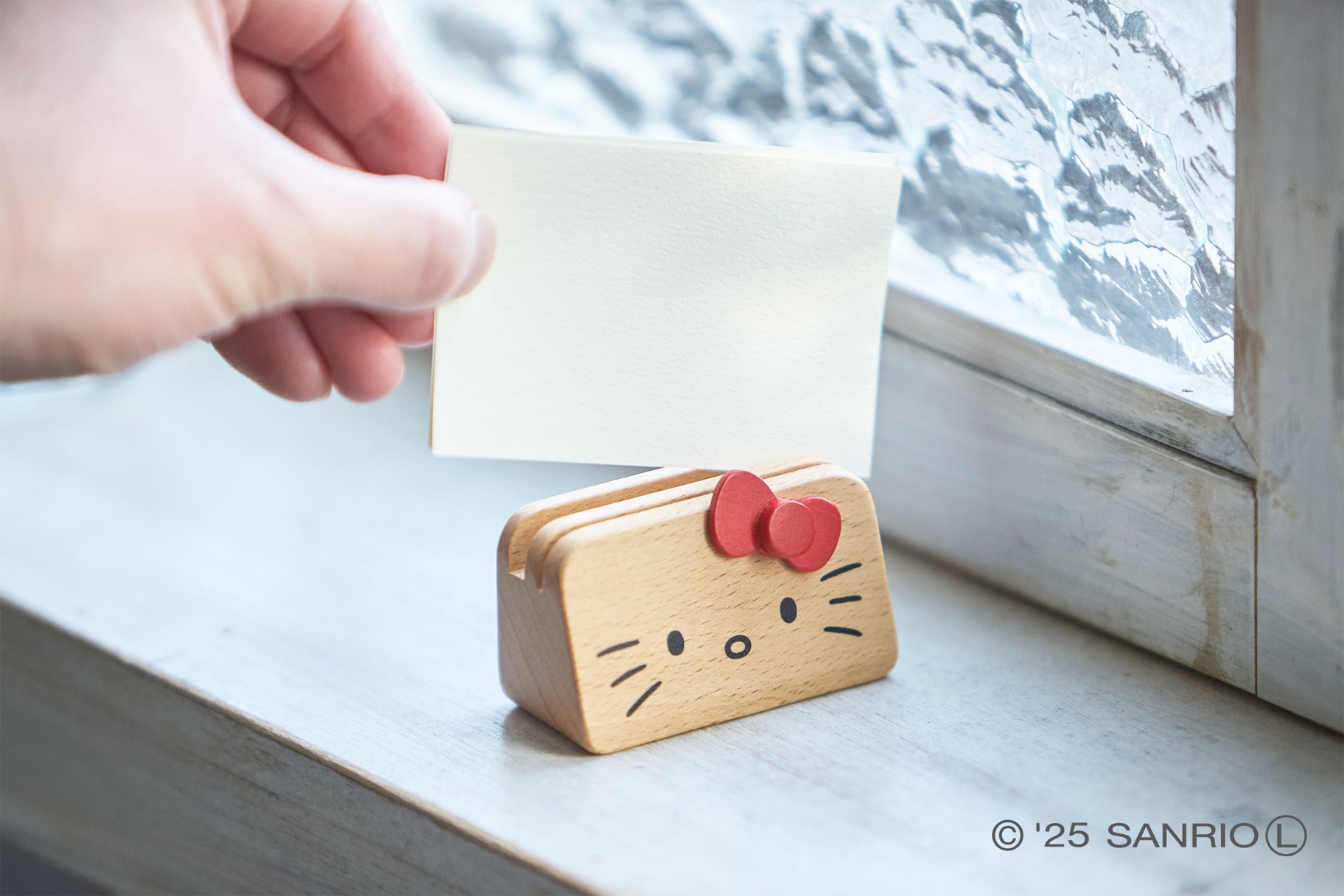 ニチガンの「ハローキティ木製雑貨シリーズ」に新作が登場！｜サンリオ