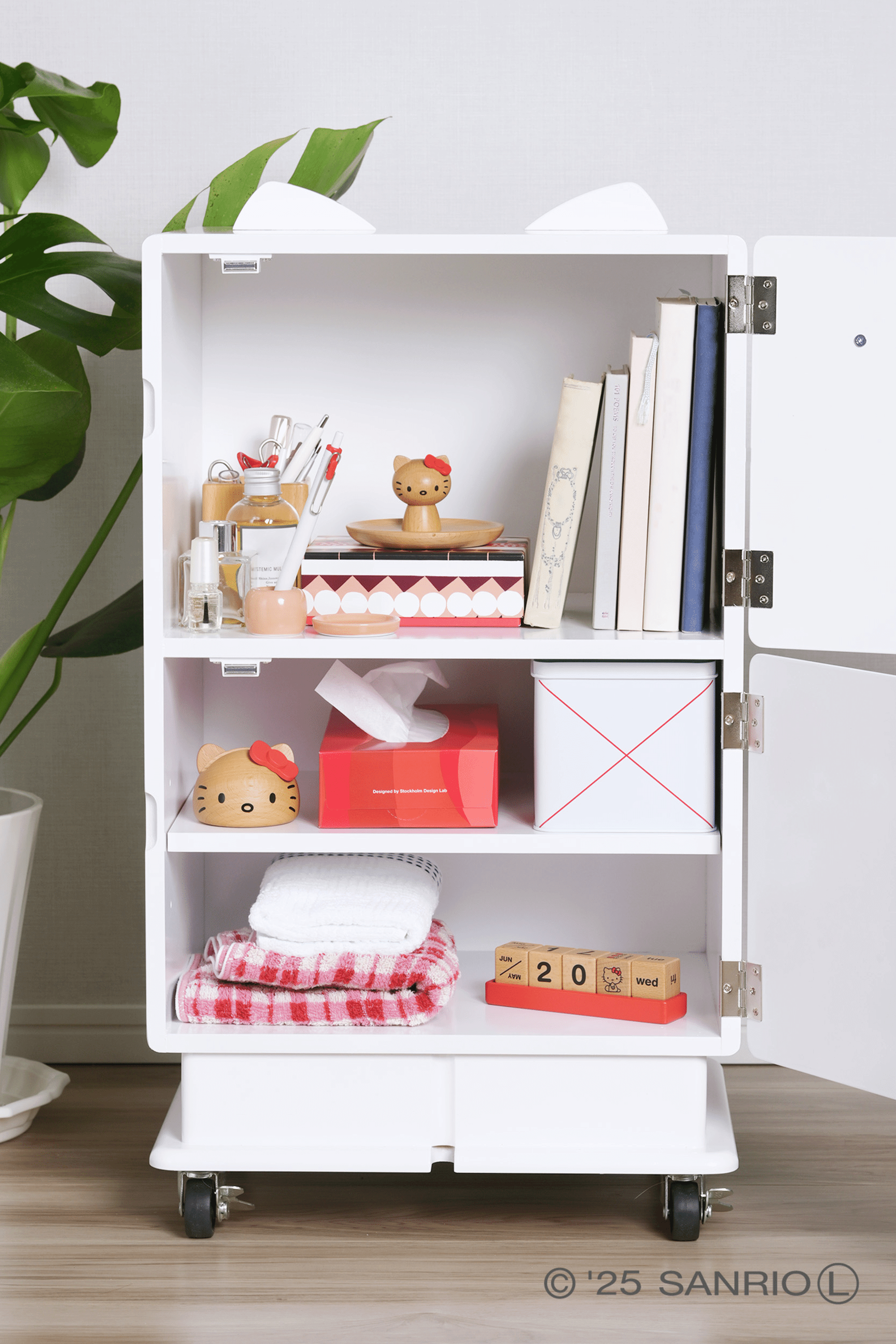 ニチガンから「ハローキティのキャスター付きチェスト」が登場！｜サンリオ