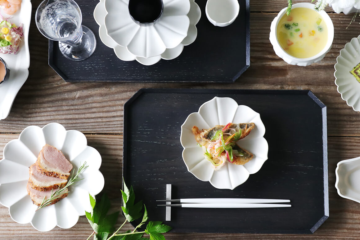 臼杵焼 稜花蓮弁皿15cm Sホワイト