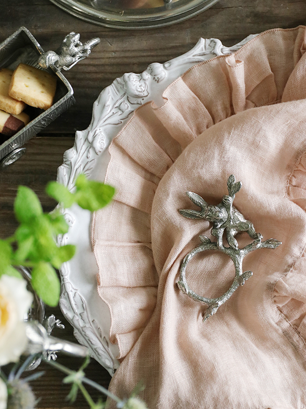 PewterナプキンリングRabbit Climbing