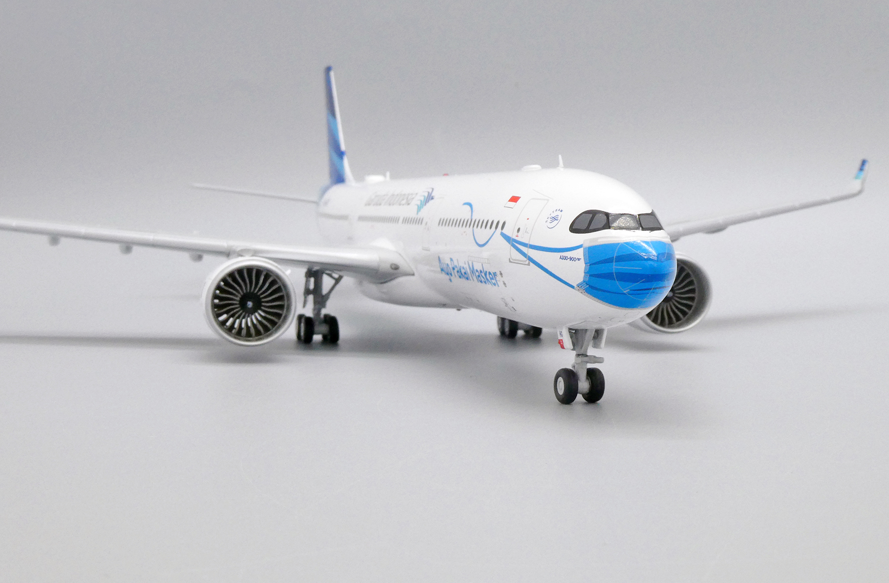 ScaleModelStore.com :: JC Wings 1:200 - LH2260 - Garuda Indonesia