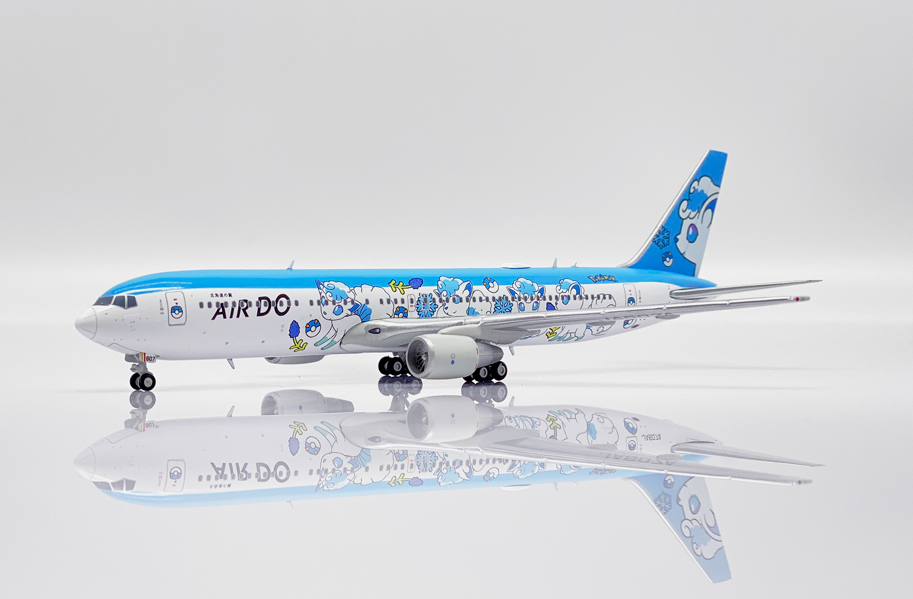ScaleModelStore.com :: JC Wings 1:400 - SA4004 - Air Do Boeing 767