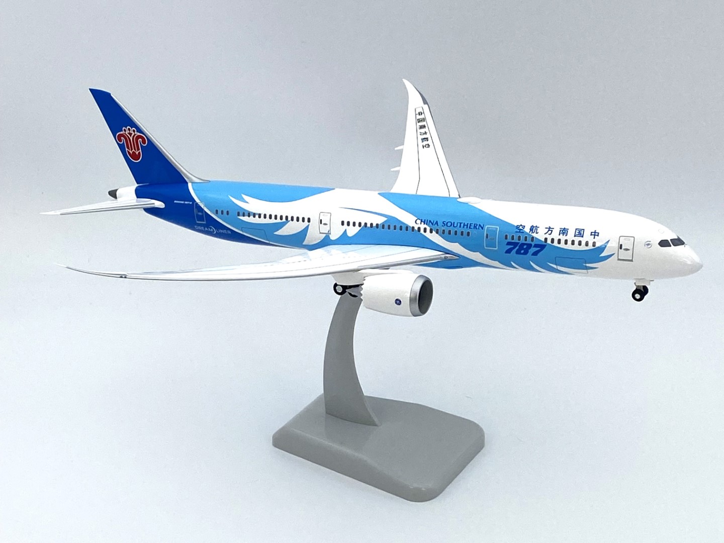 ScaleModelStore.com :: Limox 1:200 - LW200CSN001 - China Southern