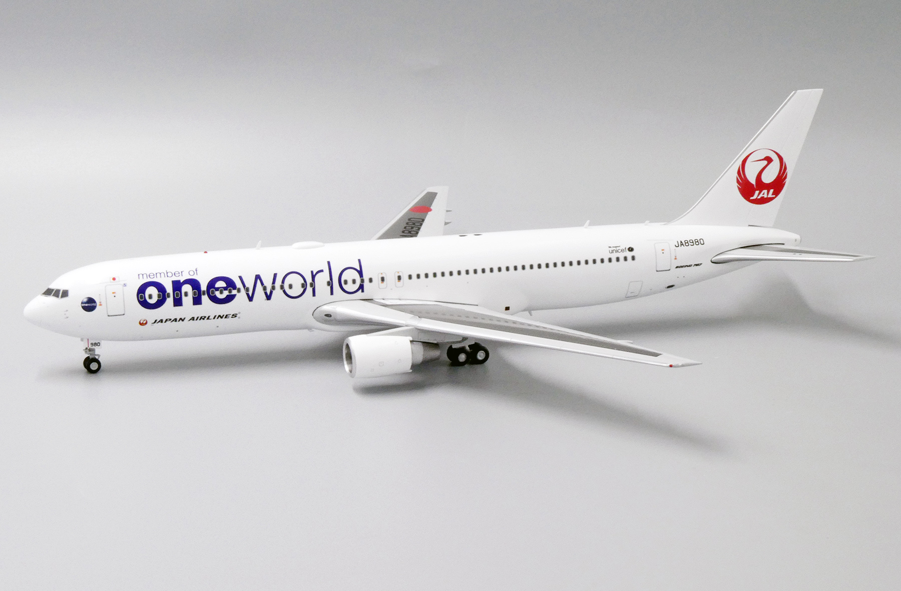 ScaleModelStore.com :: JC Wings 1:200 - EW2763003 - Japan Airlines