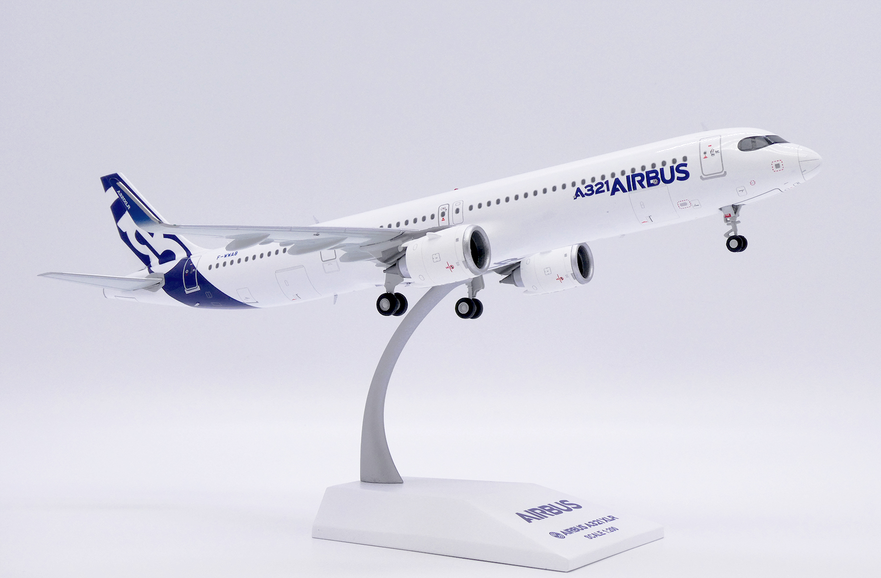 ScaleModelStore.com :: JC Wings 1:200 - LH2429 - Airbus Industrie