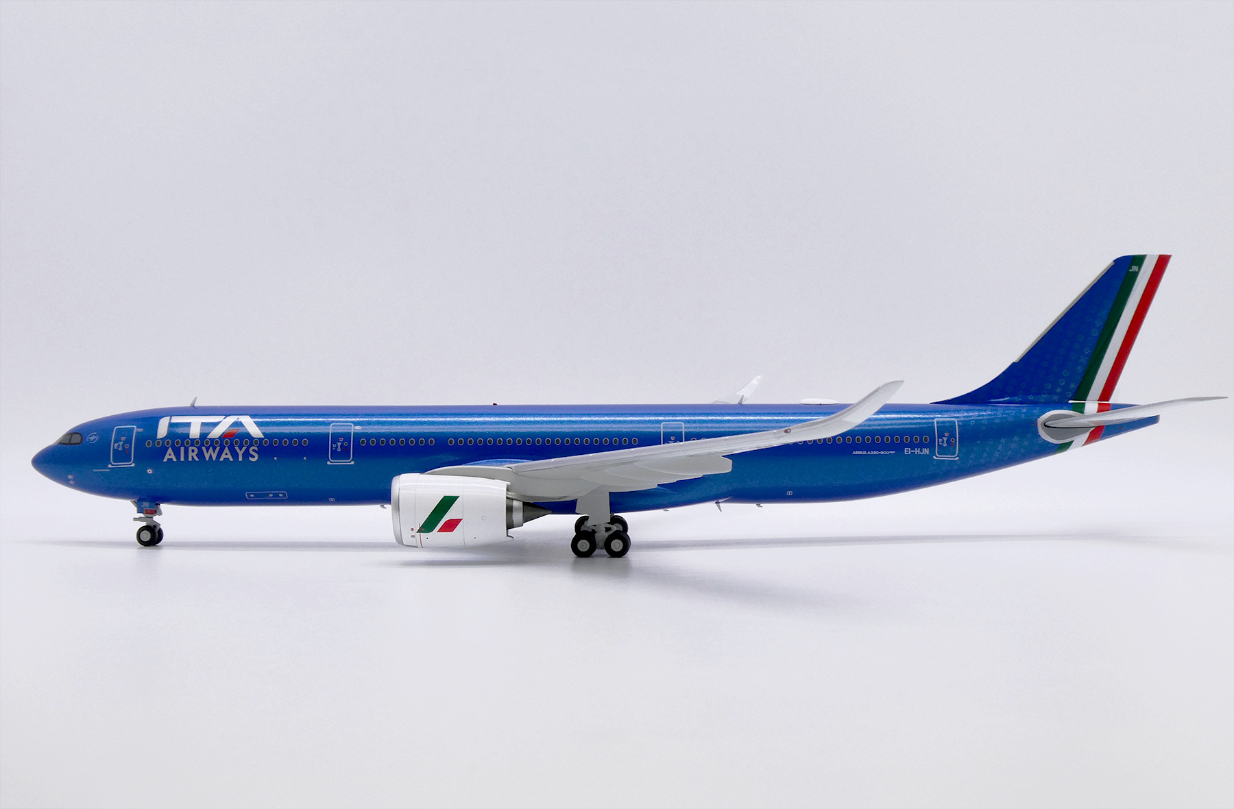 ScaleModelStore.com :: JC Wings 1:200 - XX20380 - ITA Airways