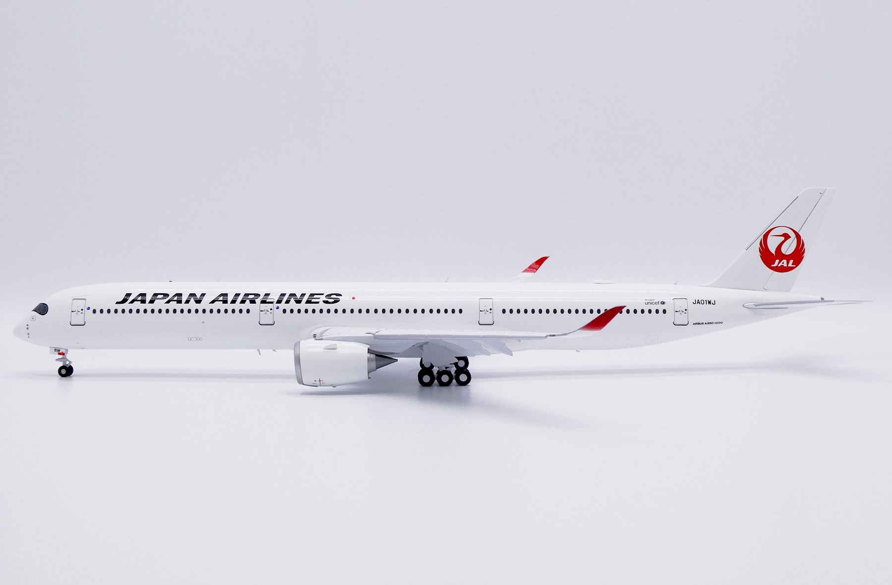 ScaleModelStore.com :: JC Wings 1:200 - SA2041A - Japan Airlines