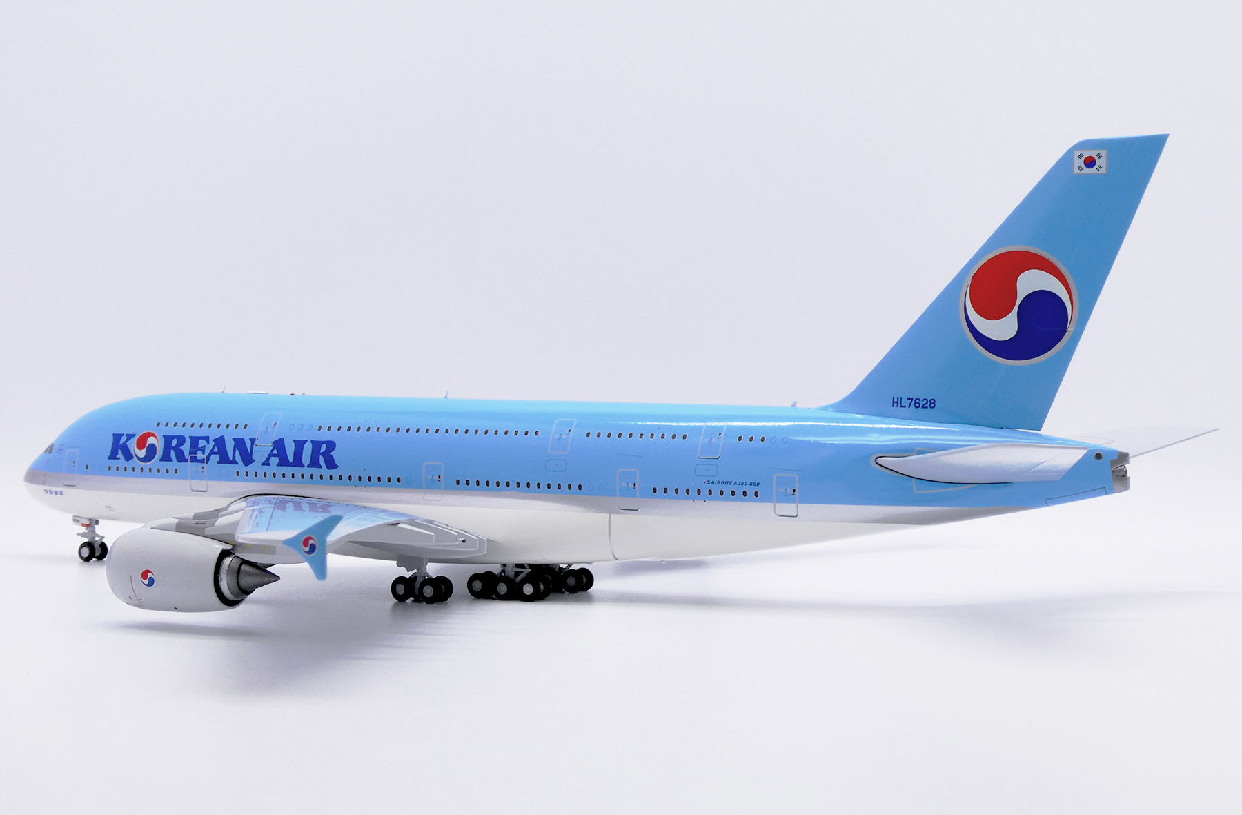 ScaleModelStore.com :: JC Wings 1:200 - BBOX2541 - Korean Air
