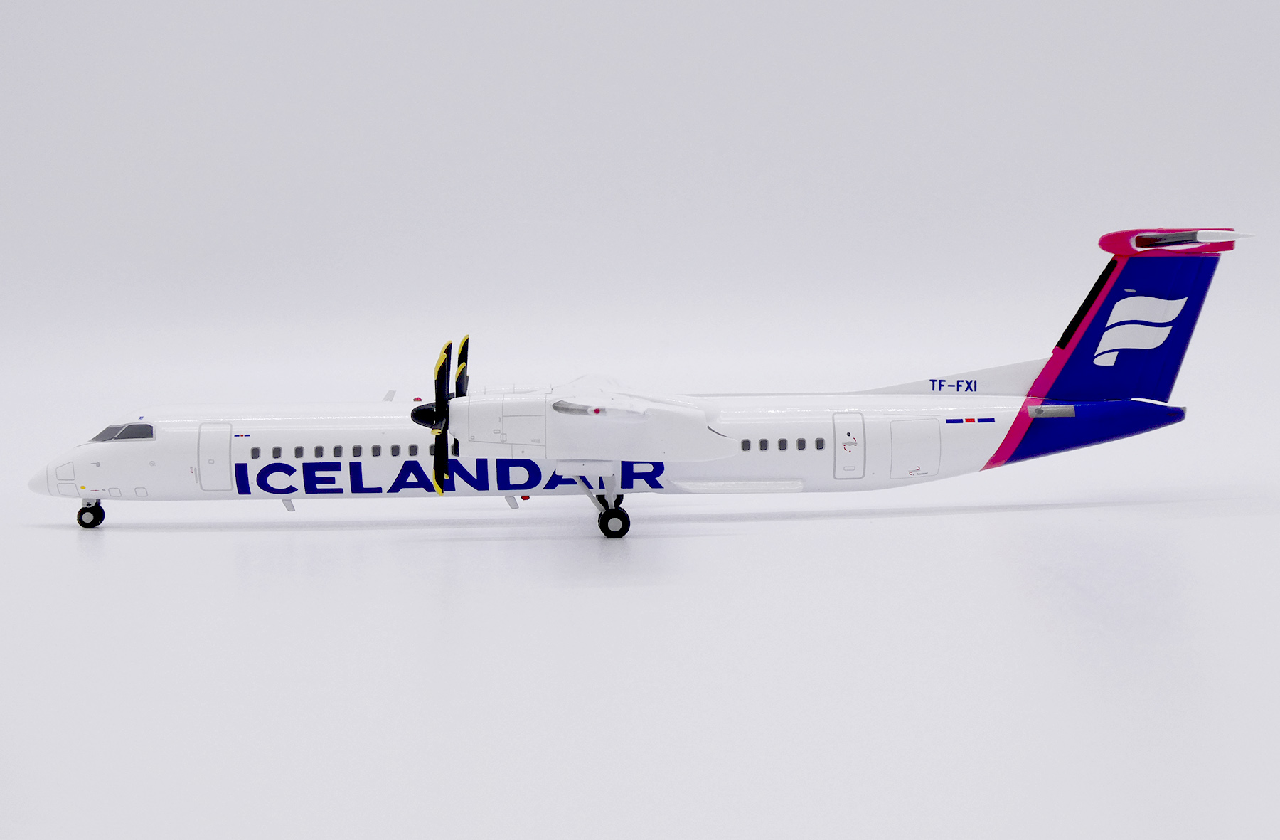 ScaleModelStore.com :: JC Wings 1:200 - XX20428 - Icelandair