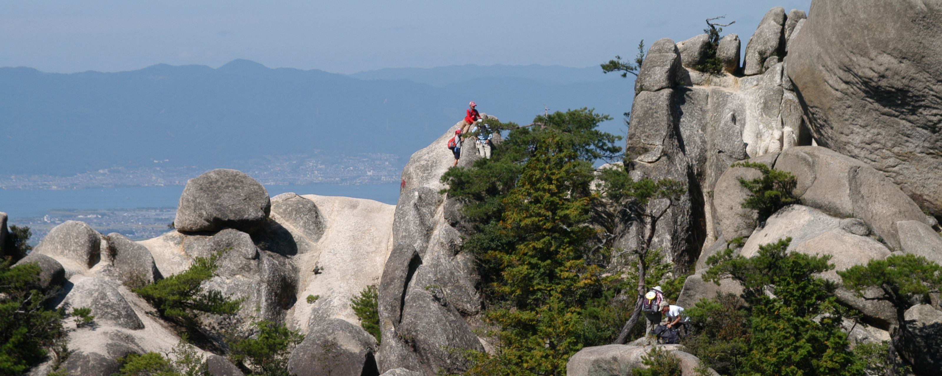 霊石・奇石がつくる絶景を堪能する | 瀬田川流域観光協会