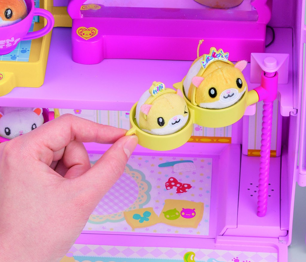 スプーンでタッチ！スプーンペットおやこのにぎやかドレッサーハウス