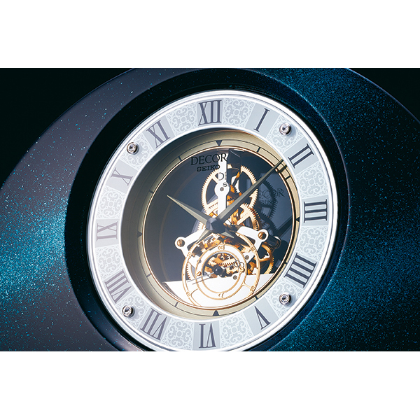 星の煌めく夜空の美しさを新技法で表現した高級置時計を発売6月10日