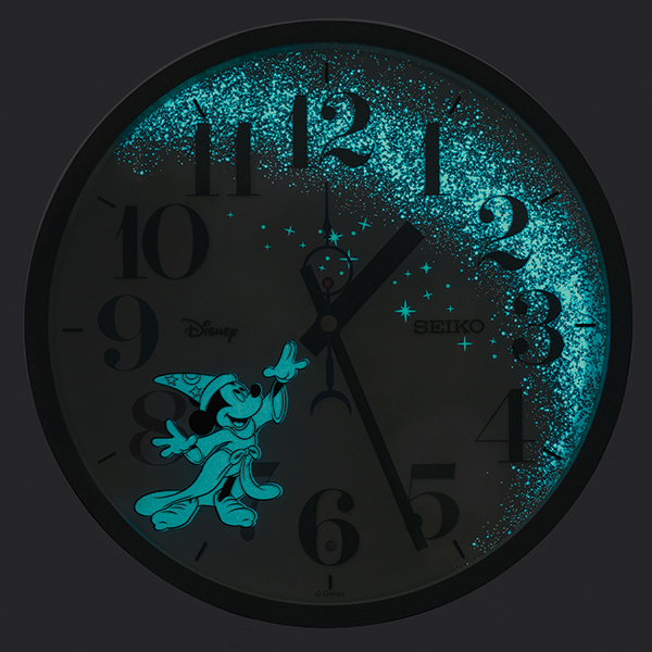 映画『ファンタジア』の「魔法使いの弟子」をモチーフにしたミッキー