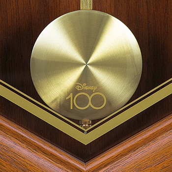 ディズニー100周年を祝したクラシカルな掛時計を200台限定で発売