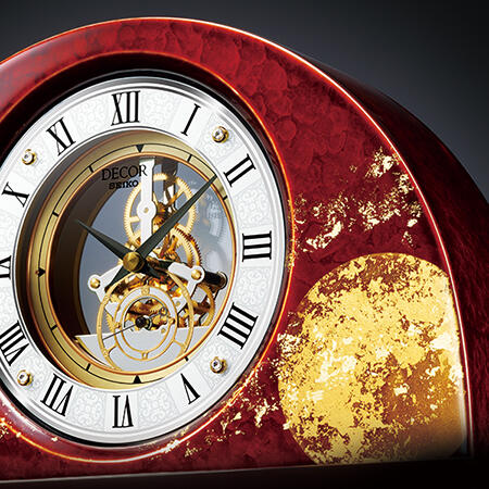 デコール セイコーより金箔で満月を表現した漆塗り仕上げの新モデルが