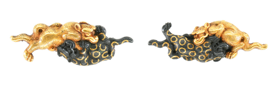 目貫 無銘 後藤 咬合虎豹図目貫(ME-041221)｜刀・日本刀の販売なら日本