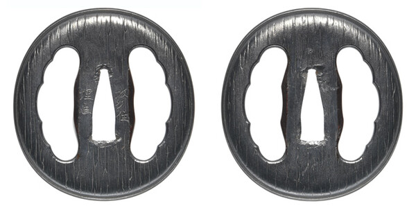 鍔 銘 城州住埋忠 左右松透鍔 (TU-051025)｜刀・日本刀の販売なら日本