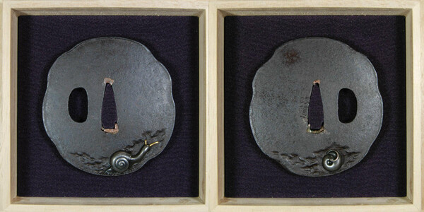 鍔 政隋 蝸牛の図鍔(TU-098108)｜刀・日本刀の販売なら日本刀専門店の