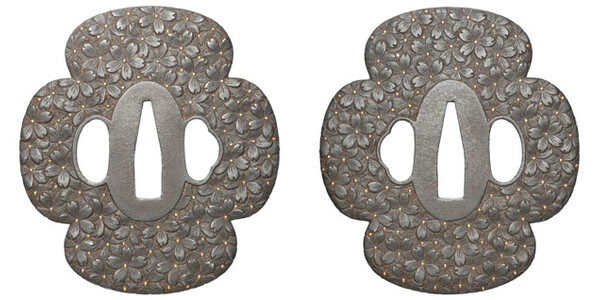 鍔 無銘 武州伊藤派 桜花尽図鍔 (TU-091024)｜刀・日本刀の販売なら