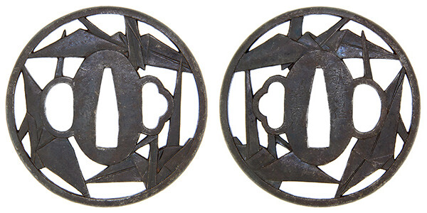 鍔 越前住記内作 折鶴透鍔(TU-280115)｜刀・日本刀の販売なら日本刀