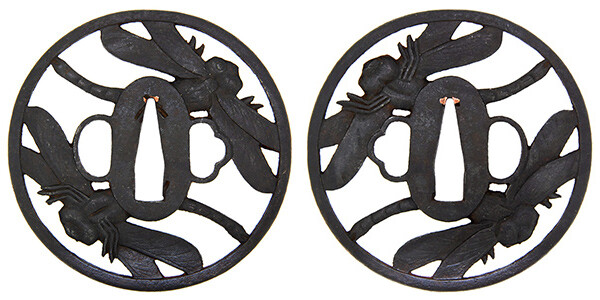 鍔 無銘 越前 二疋勝虫透鍔(TU-290115)｜刀・日本刀の販売なら日本刀