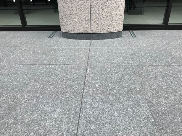 石の仕上げ | 本磨仕上・水磨仕上・JP仕上 のご紹介 | STONE COLUMN