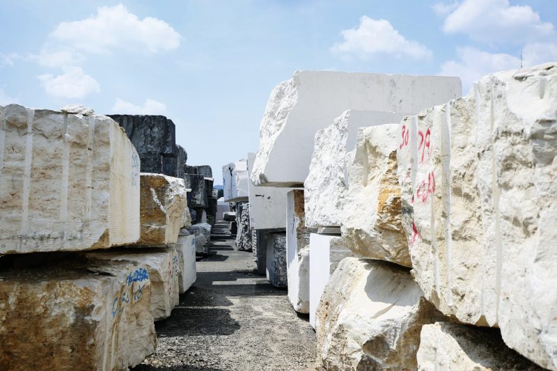 アート支援活動】石彫支援プログラム | STONE COLUMN | コラム