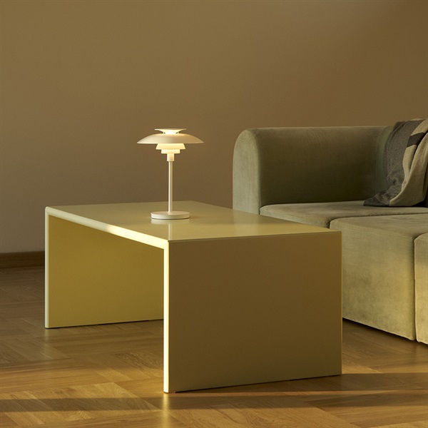 PH80 ポータブル / ホワイトLouis Poulsen（ルイスポールセン） | 公式