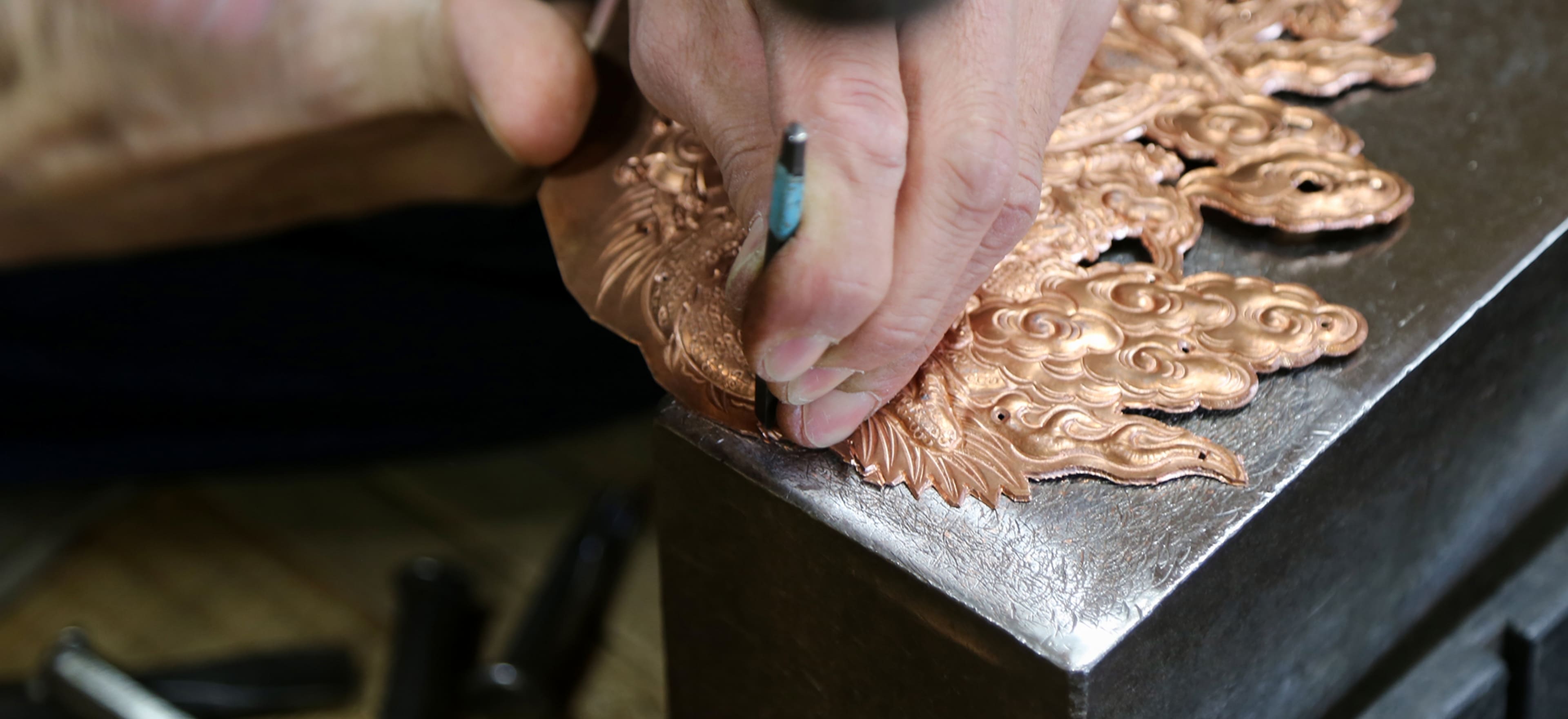 彫金手打金具紹介サイト | 仙台箪笥専門店 欅（けやき）産業株式会社