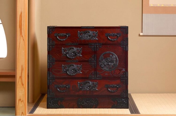 伝統の匠の技 からくり箪笥 | 仙台箪笥専門店 欅（けやき）産業株式会社