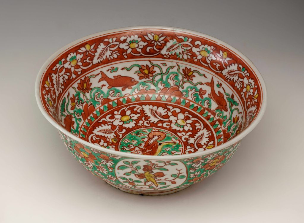 五彩蓮池魚藻文鉢 ｜ 秋水美術館 | Shusui Museum of Art