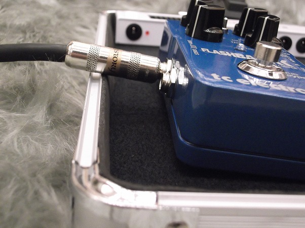 エフェクター】バッファー内蔵のジャンクションボックスCAJ in and out