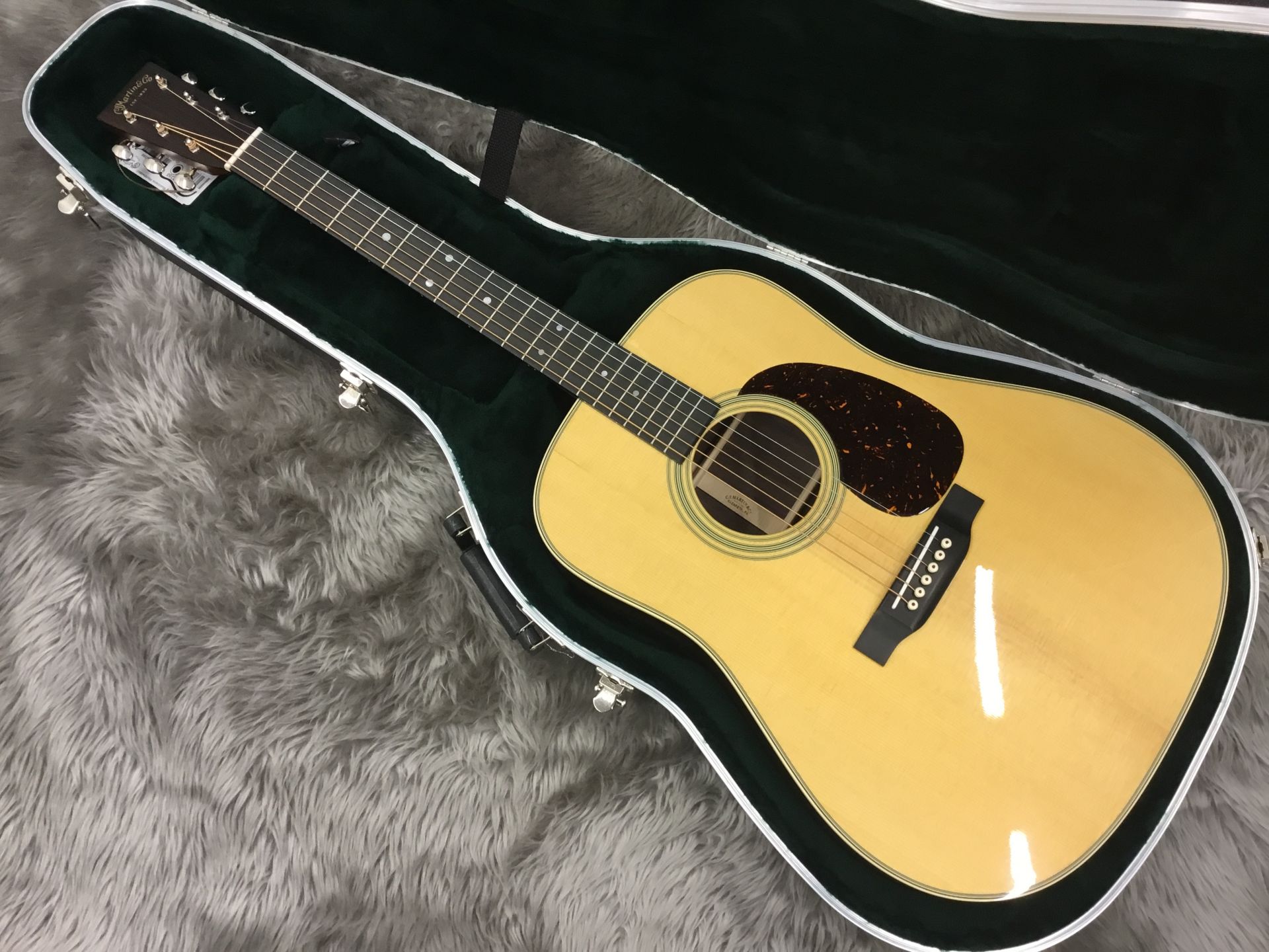 アコーステックギター】Martin/D28 Standard・Gibson/J-45 Standard再