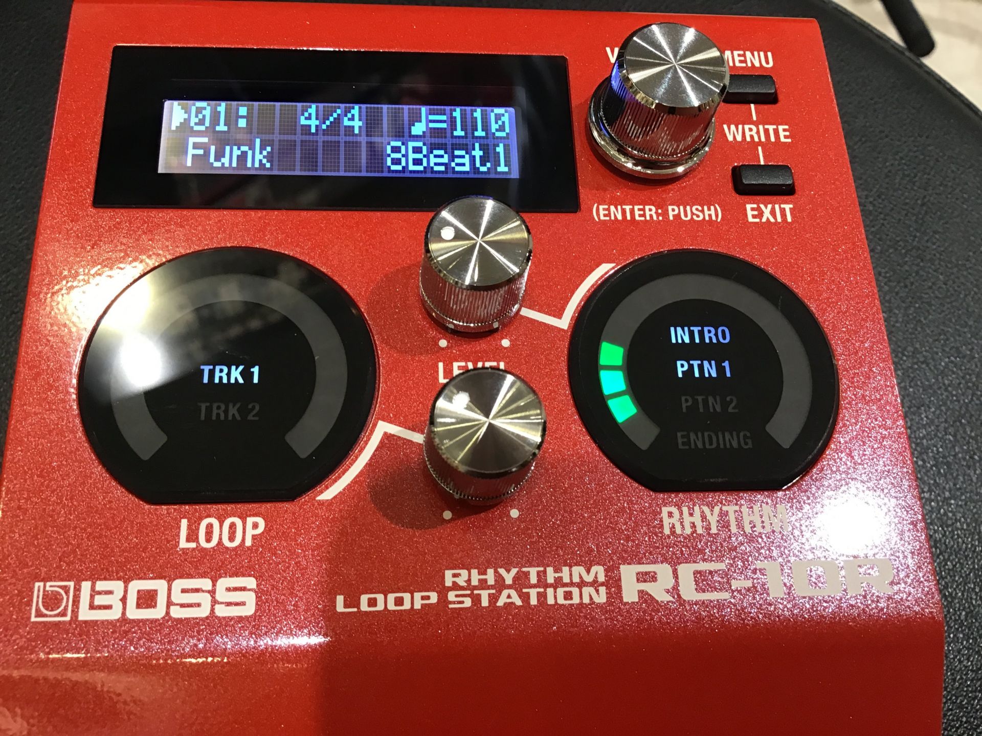 BOSS RC-10R」噂のループステーションの新機種を最速レビュー！｜島村