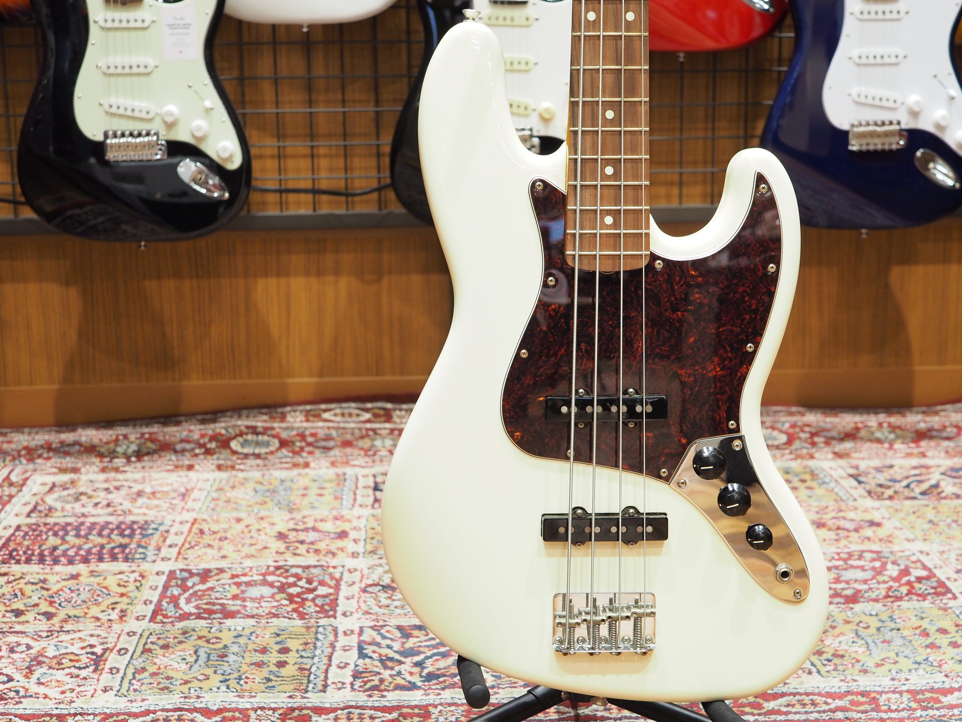 中古楽器】FENDER Classic Series 60s Jazz Bass Lacquer Olympic