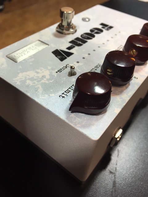 FLYING TEAPOTの新作コンプレッサーFcon-Vが入荷です！！｜島村楽器