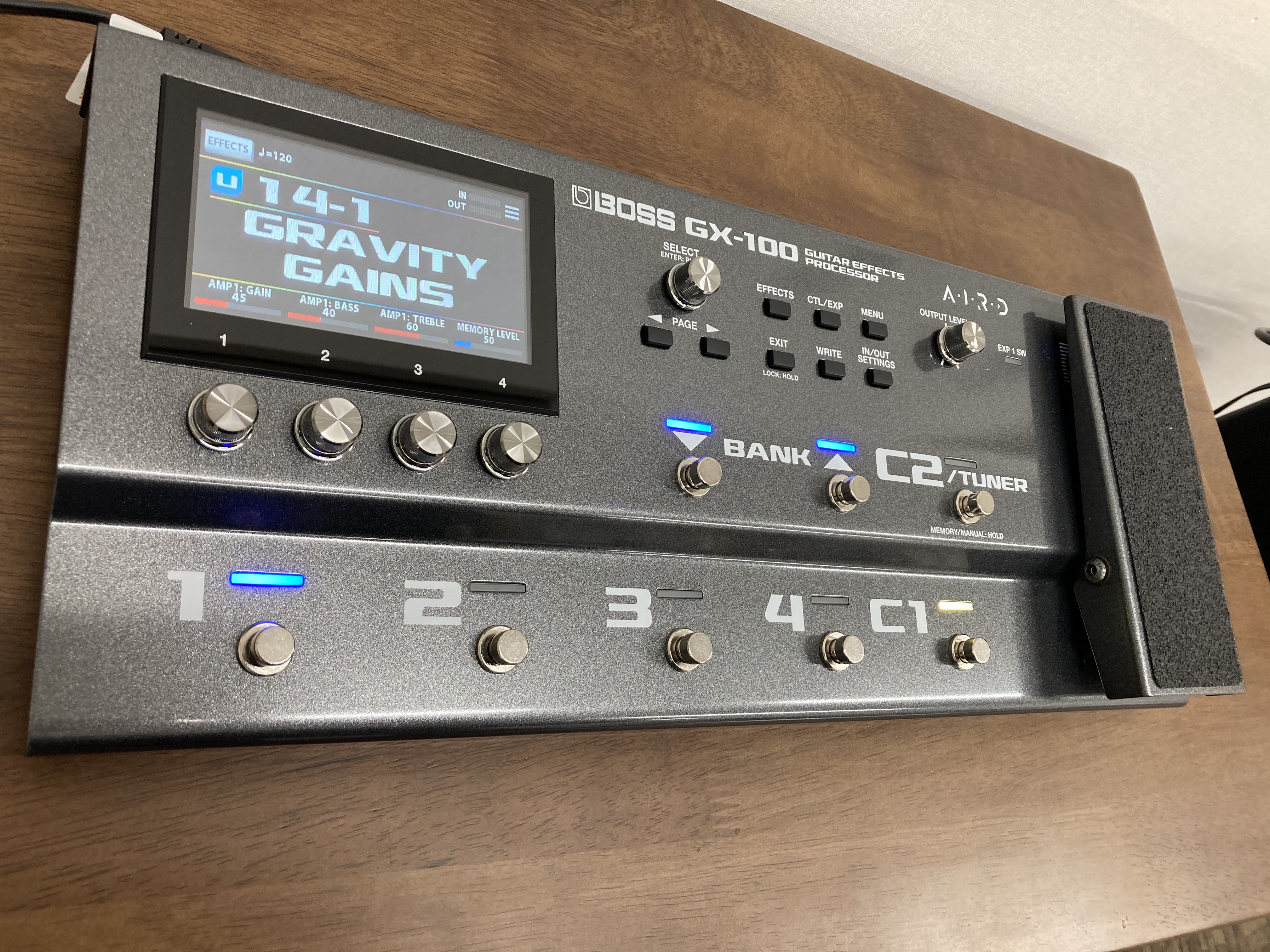 BOSS GX-100】高品位なサウンドと高い汎用性を備えた モダンでスマート