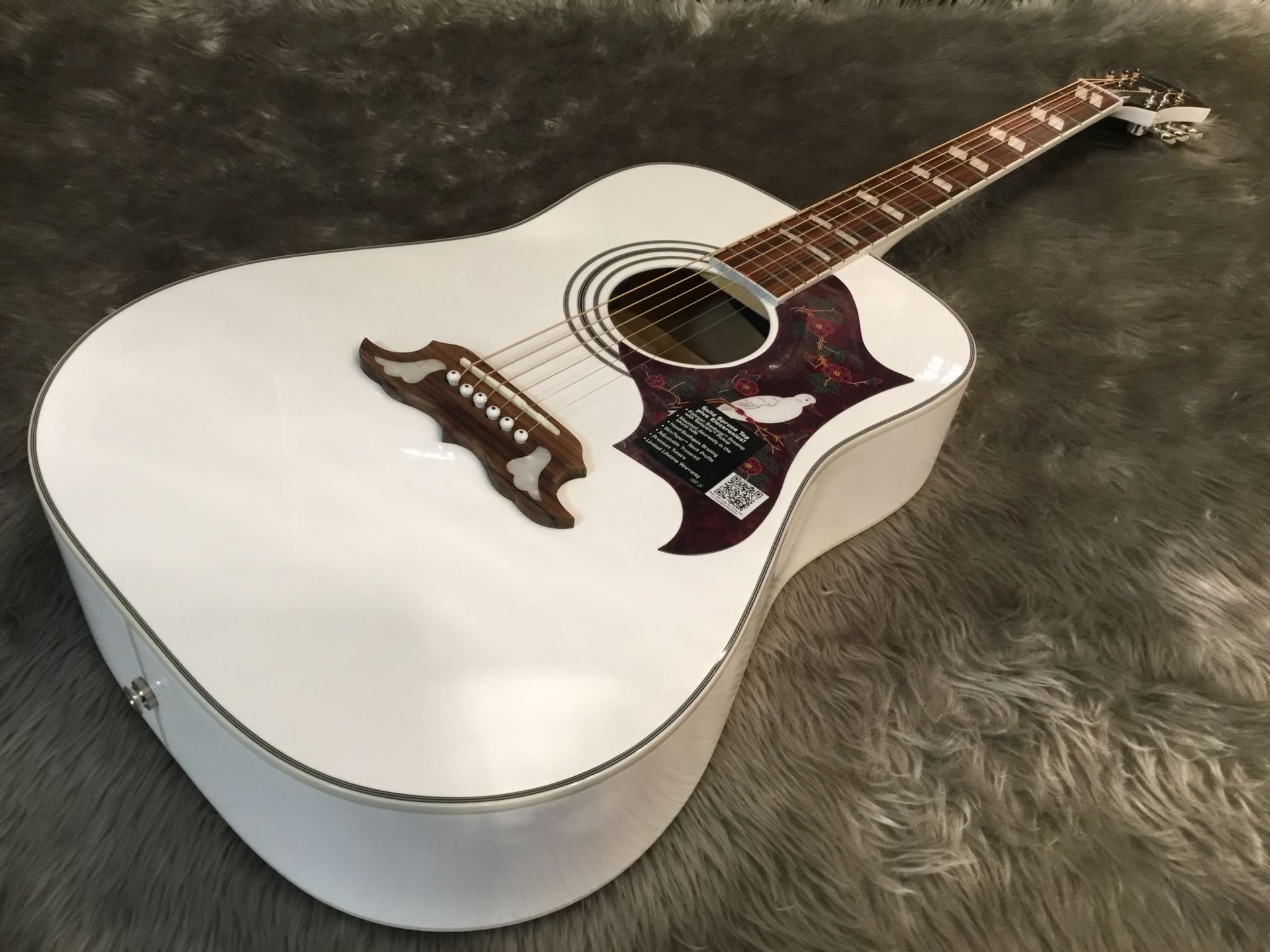 Epiphone / Hummingbird PRO PK、DOVE PRO AWの2機種入荷！｜島村楽器