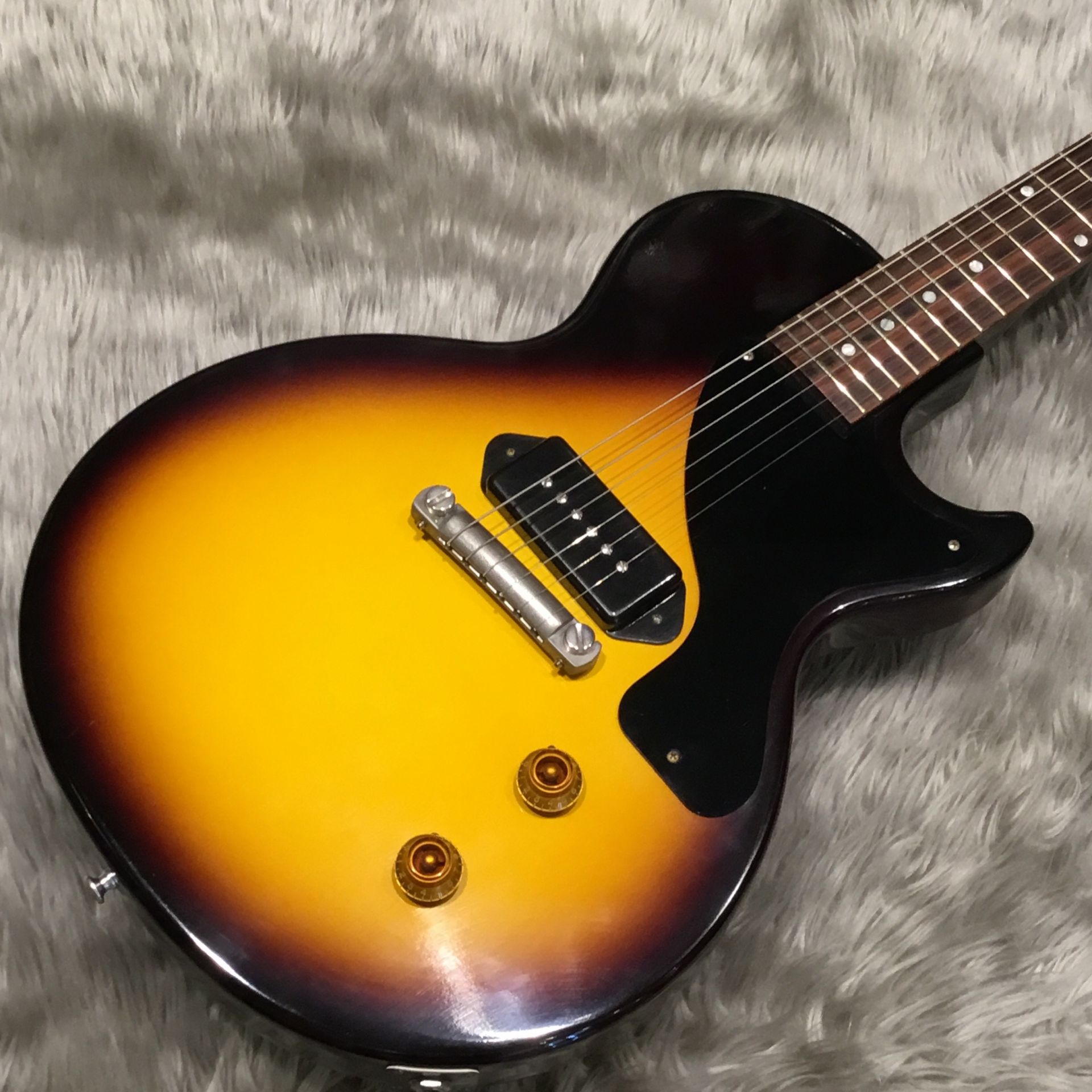 新入荷情報】中古 Gibson Les Paul Jr. Single Cut VOS 超美品が入荷