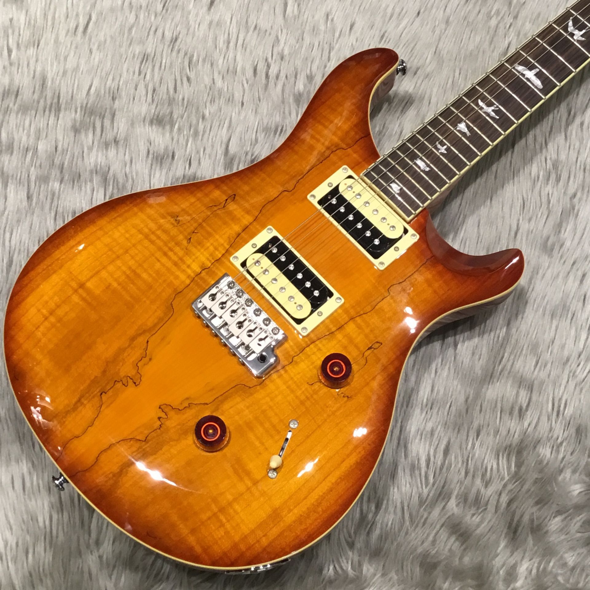 新入荷情報】中古 PRS SE CUSTOM 24 のスポルテッドメイプルトップ仕様