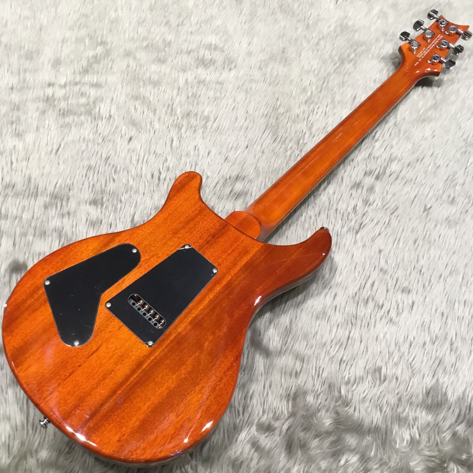 新入荷情報】中古 PRS SE CUSTOM 24 のスポルテッドメイプルトップ仕様