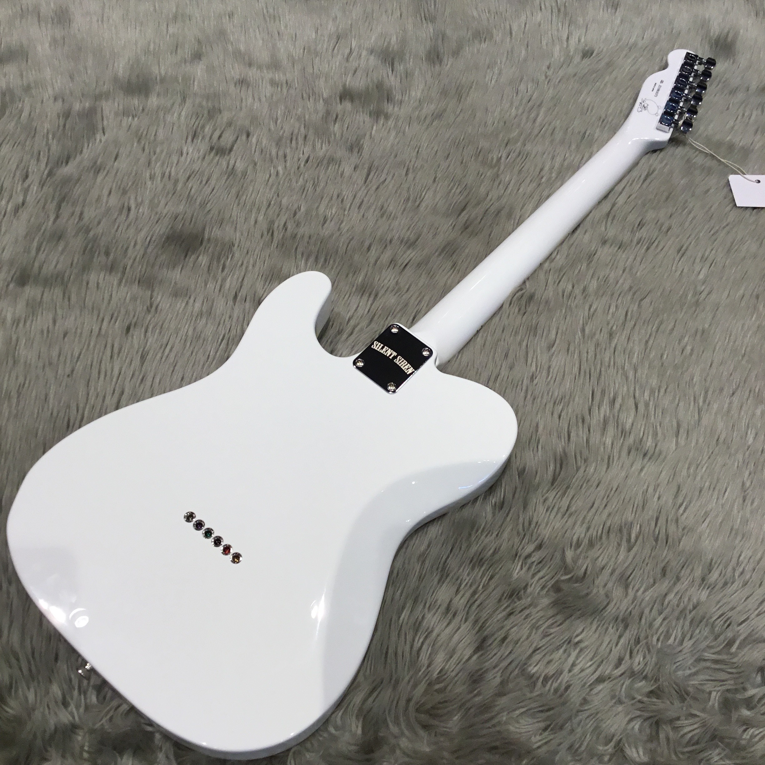 新入荷情報】Fender「SILENT SIRENボーカル・ギターすぅ