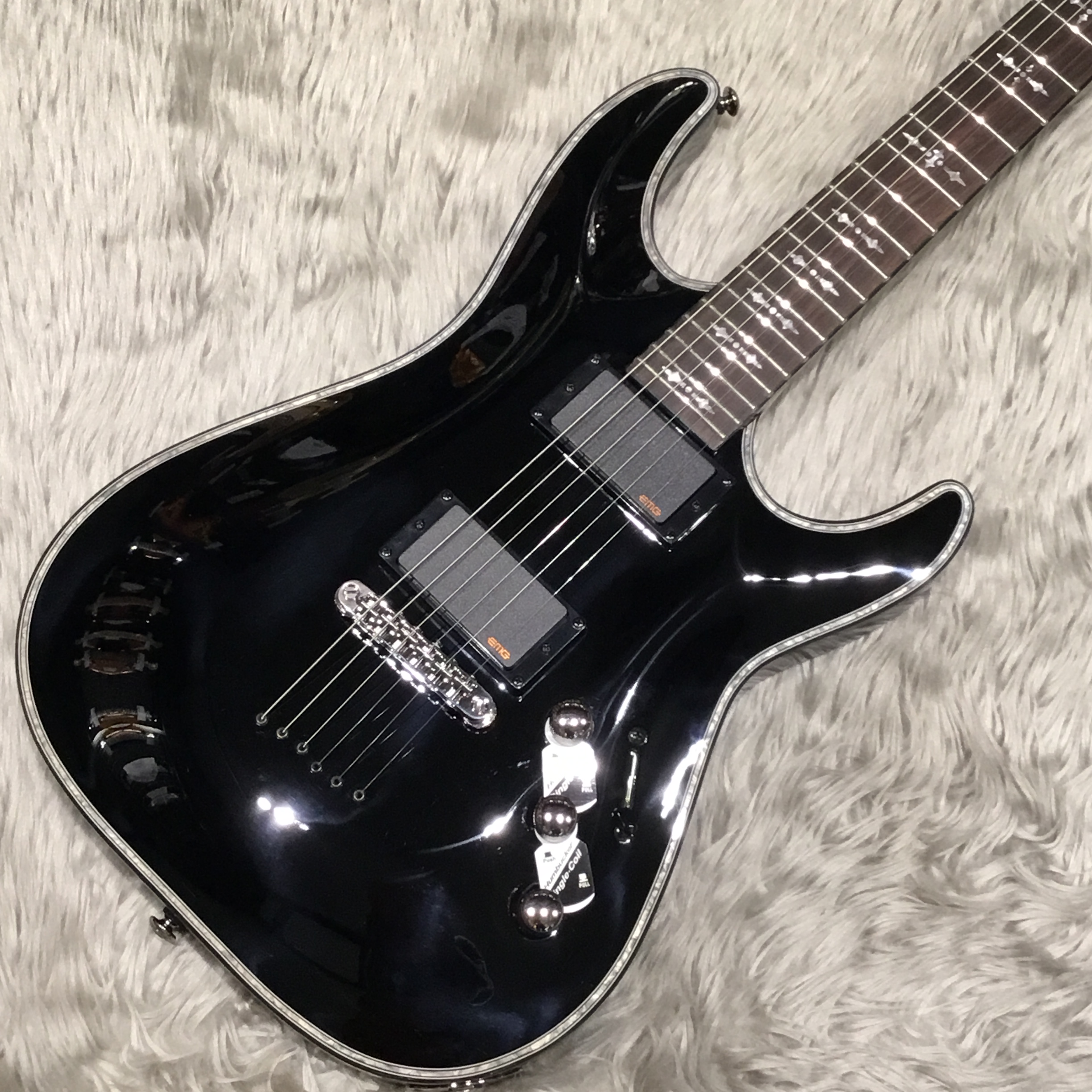 新入荷情報】SCHECTERの「AD-C1-HR / Hellraiser」の人気カラーBLKが