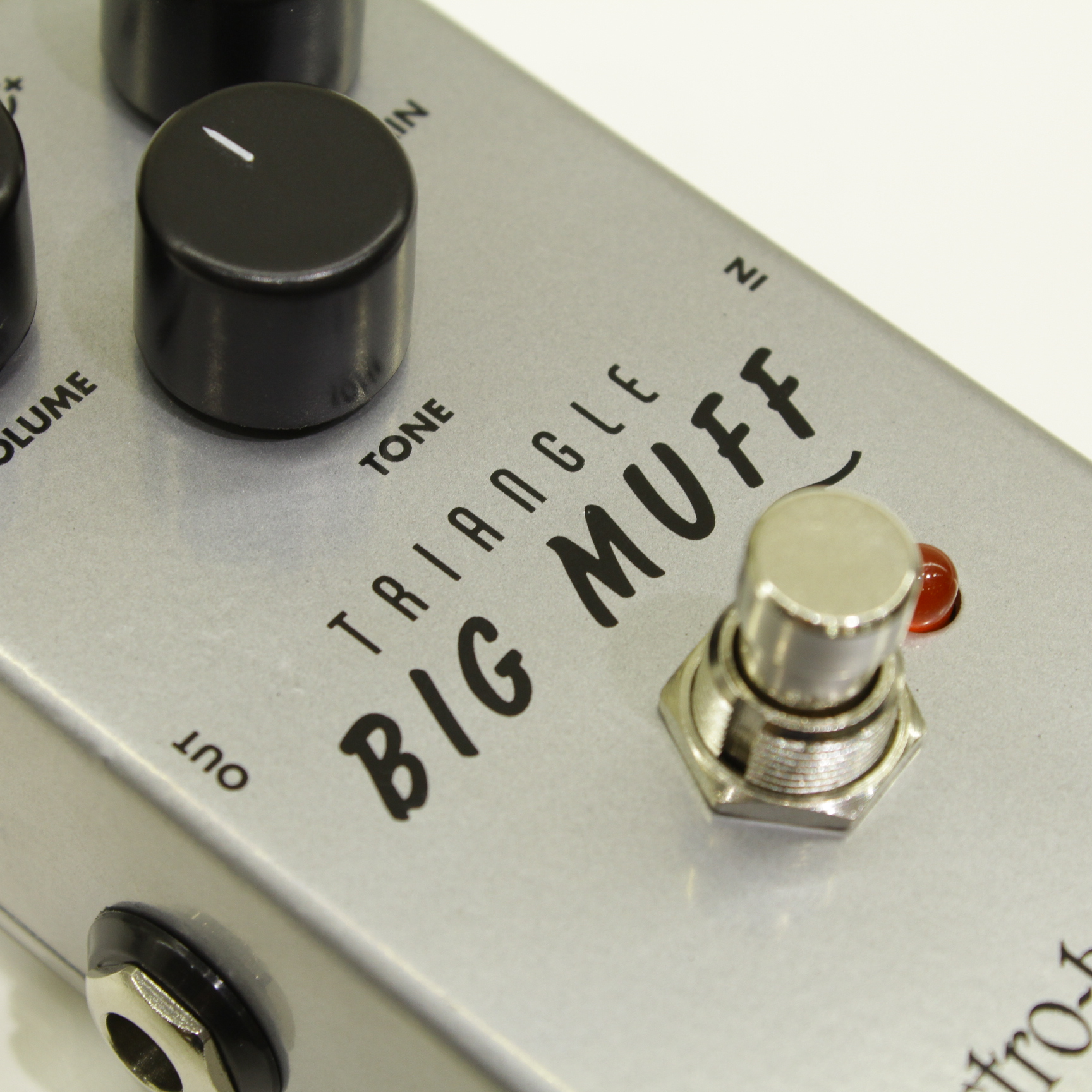 エフェクター】Electro Harmonix Triangle Big Muff Pi 入荷!｜島村