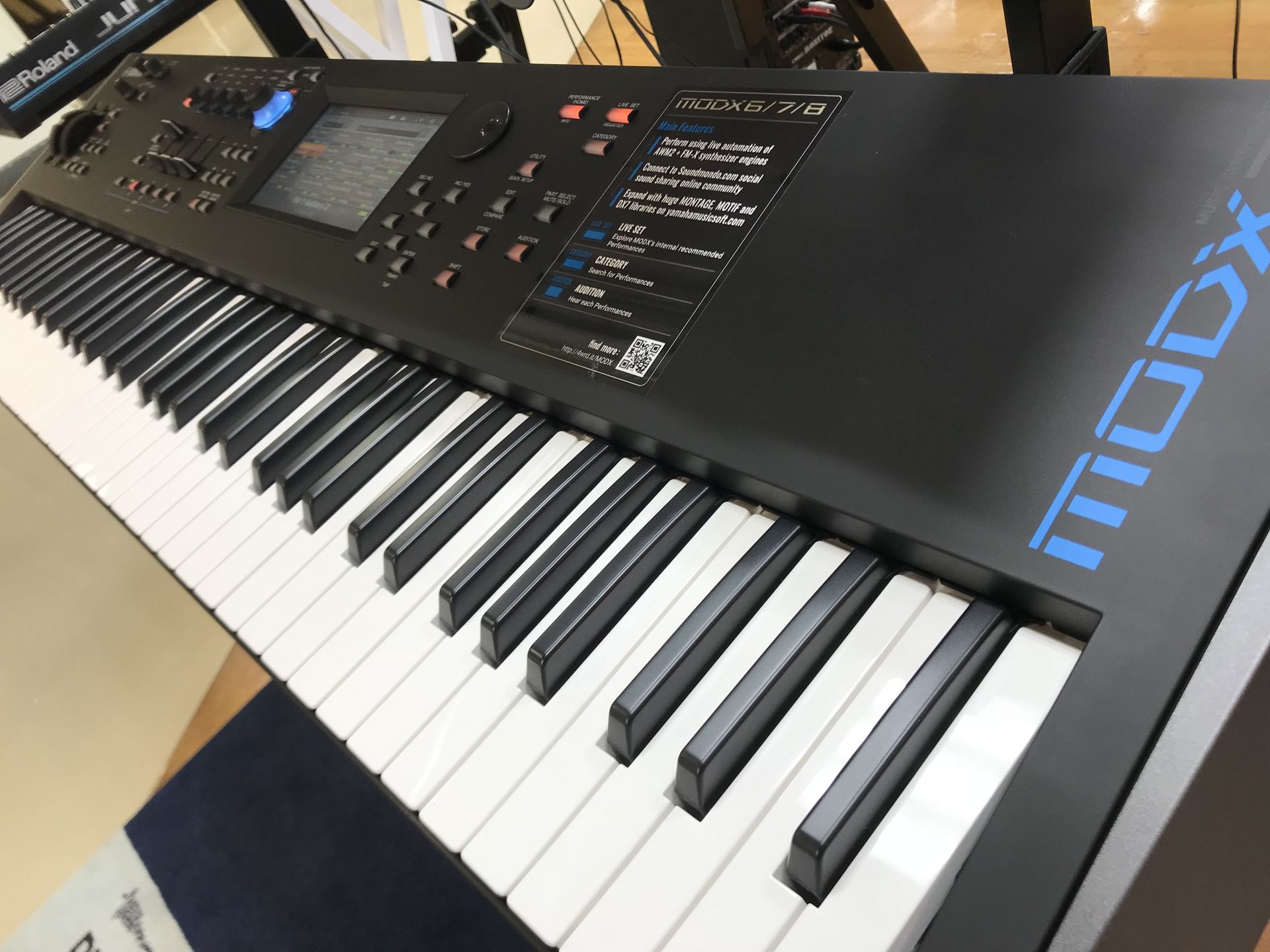 ライブキーボーディストの為の新たなシンセサイザーYAMAHA『MODX7』が