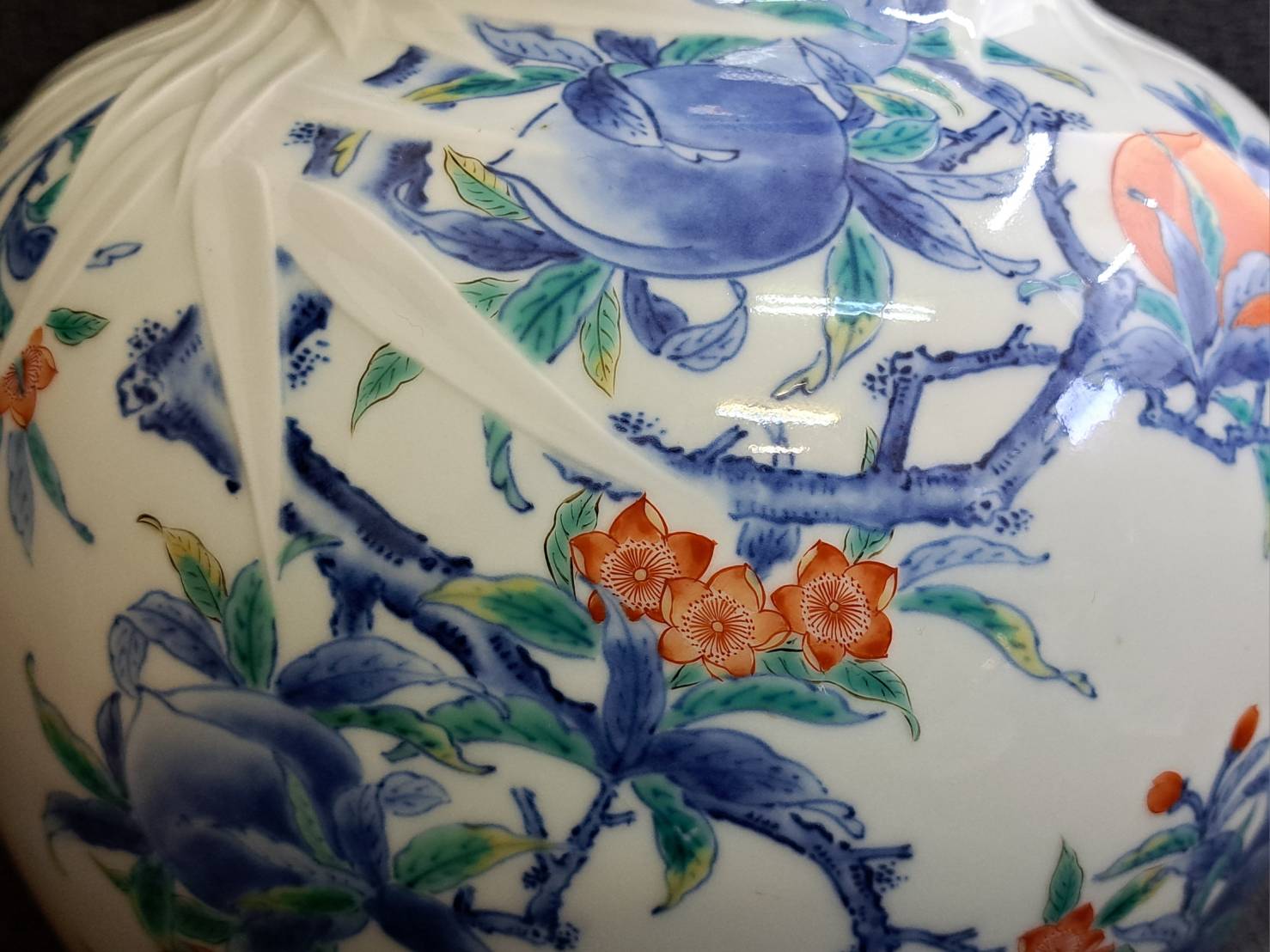 十一代今泉今右衛門「錦桃模様花瓶」 | 新栄堂