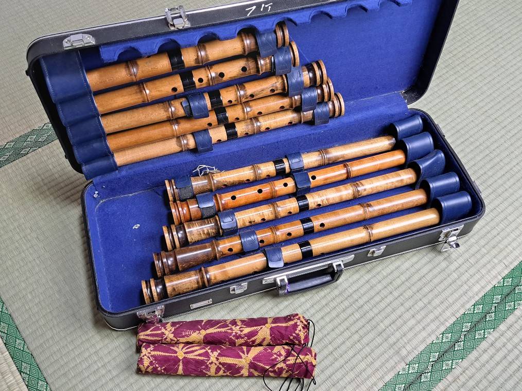 木製 尺八(琴古流 ケース付き)、竹製 尺八(琴古流)在銘(青木) | 新栄堂