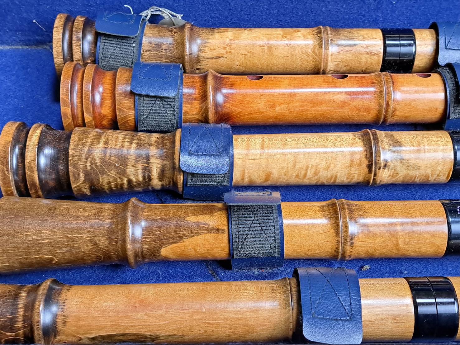 木製 尺八(琴古流 ケース付き)、竹製 尺八(琴古流)在銘(青木) | 新栄堂