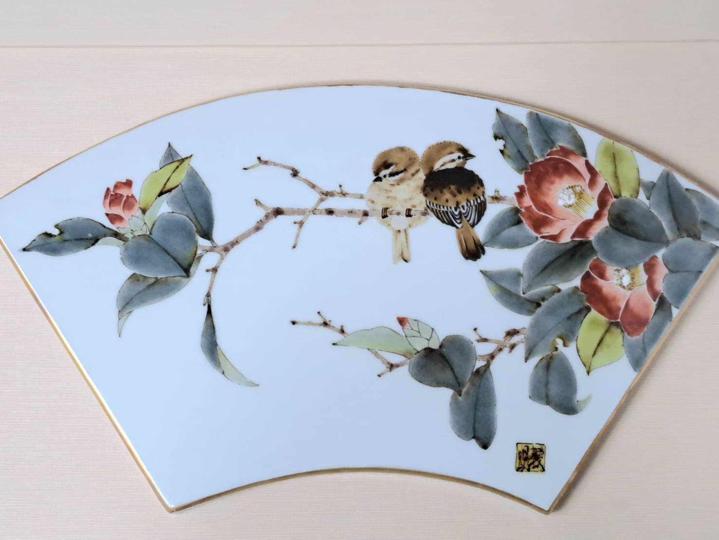 山田義明 陶額 陶板画「雀と椿 」色絵 花鳥図 | 新栄堂