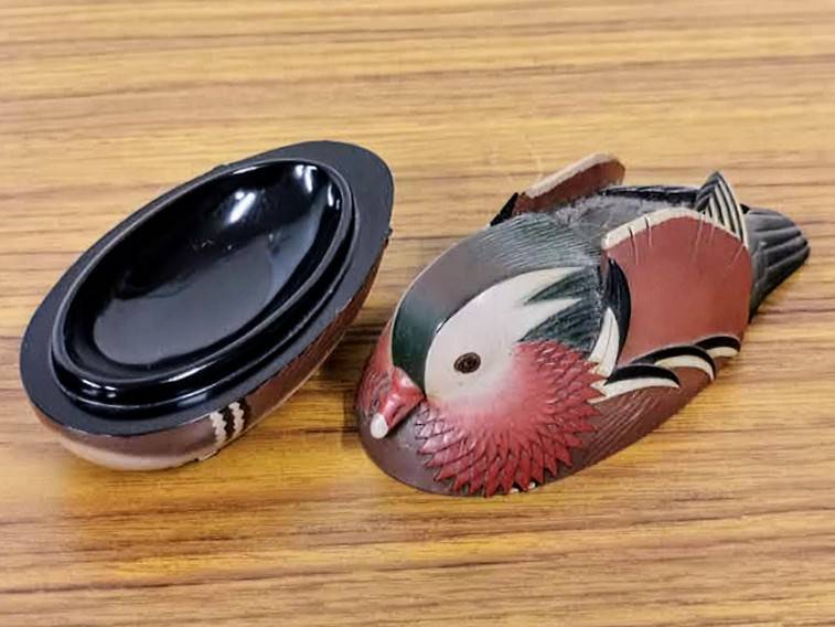 篠原如雪 鴛鴦 香合 | 新栄堂